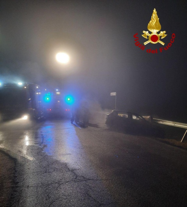 Nottata di lavoro per i Vigili del fuoco: l’auto in fiamme a Oderzo, l’appartamento che brucia a Treviso