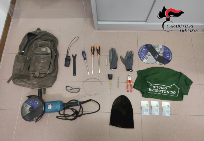 Raid nelle abitazioni, furto sventato dai Carabinieri