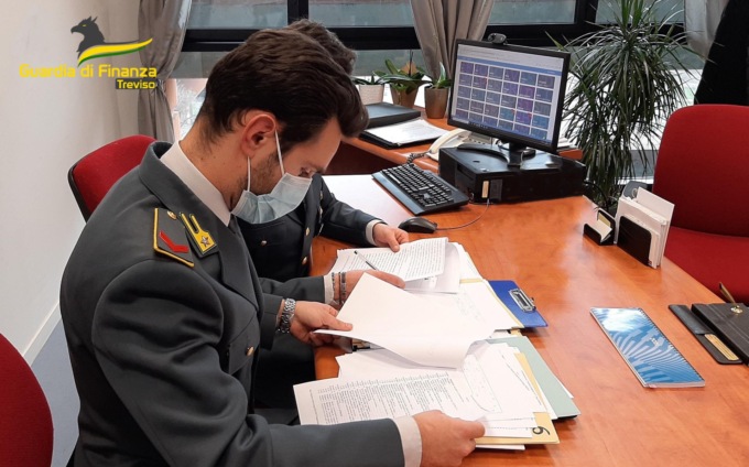 Emergenza Covid, scandalo contributi: denunciati 51 imprenditori. Si erano intascati illecitamente 1,5 milioni