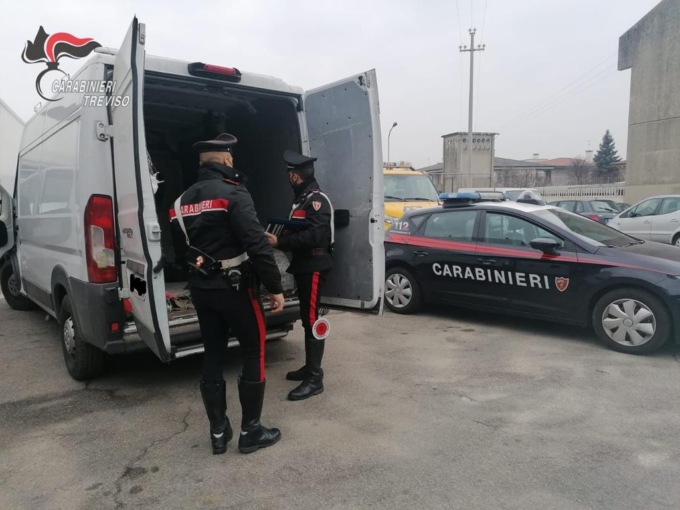 Fine settimana movimentato a Castelfranco: ubriaco in fuga e furto (sventato) al negozio di bici sportive