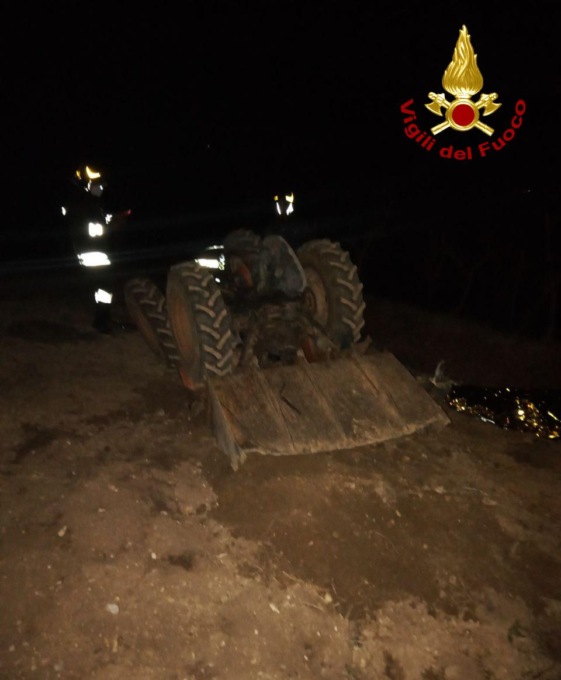 Tragedia a Vittorio Veneto, resta schiacciato sotto il trattore: morto 71enne