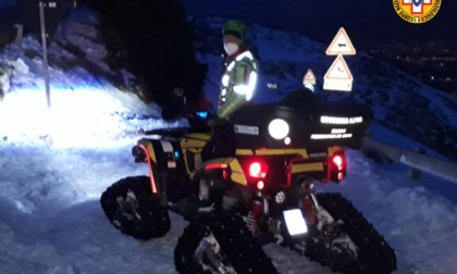Monte Grappa, coppia padovana resta bloccata con l'auto sulla neve: salvati dal Soccorso alpino
