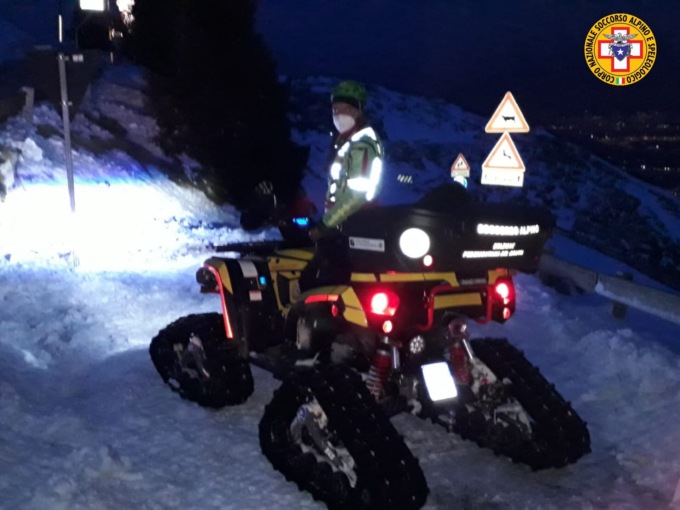 Monte Grappa, coppia padovana resta bloccata con l’auto sulla neve: salvati dal Soccorso alpino