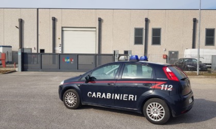 Operaio di una ditta veneziana cade dalla tettoia di un'azienda di Chiarano: trasferito al Ca' Foncello