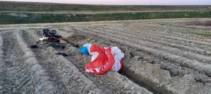 Precipita con il parapendio a motore: pilota trevigiano finisce in ospedale