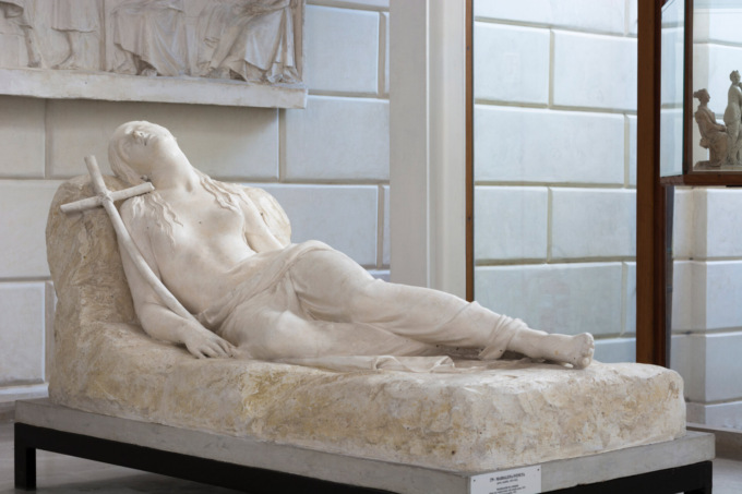 Comprano una statua da giardino per 6mila euro: scoprono che è un Canova da 10 milioni