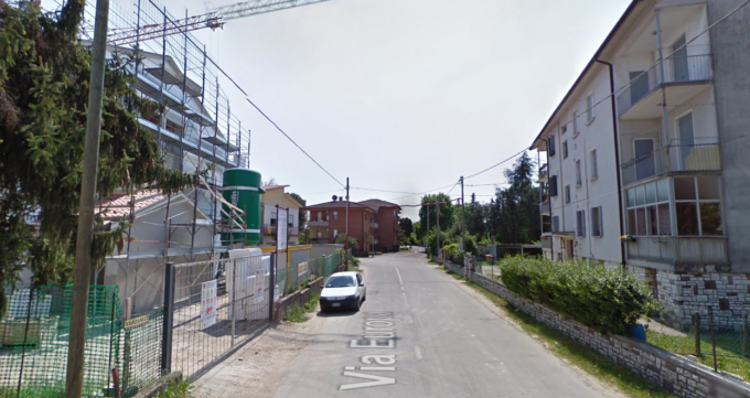 Evacuata una palazzina per incendio: trovato un cadavere in un appartamento, era lì da tre giorni