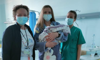 Fuggita dalla guerra in Ucraina, partorisce il suo bimbo a Montebelluna