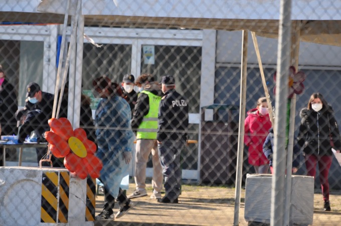 Pullman con 64 cittadini ucraini arrivato a Conegliano dalla Polonia