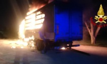 Incendio a Casale sul Sile: camion divorato dalle fiamme