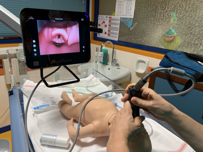 Donato dalla Gridiron di Mareno un nuovo laringoscopio alla Terapia intensiva neonatale del Ca’ Foncello
