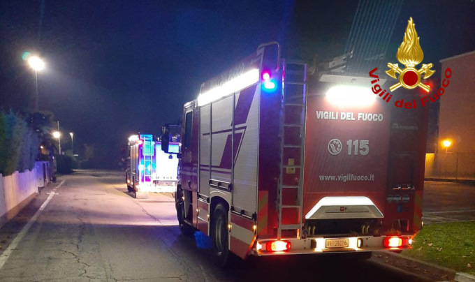 Anziano di Treviso in stato confusionale ritrovato dai Vigili del fuoco: era finito sulla statale del Grappa