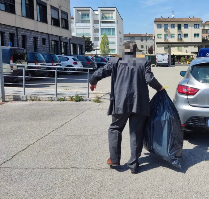 Polizia locale Treviso, individuati tre ecovandali: multa e riconsegna dei rifiuti abbandonati