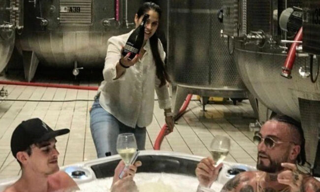 Vi ricordate il bagno nella vasca di Prosecco di Gué Pequeno? Quel vino non è andato perso…