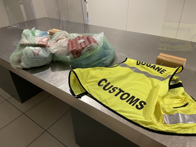 Sequestrati 44 kg di alimenti potenzialmente nocivi provenienti dall’Albania