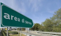 Ragazzino straniero abbandonato in autostrada dai genitori, il sindaco di Cessalto: "Ci costa 150 euro al giorno"
