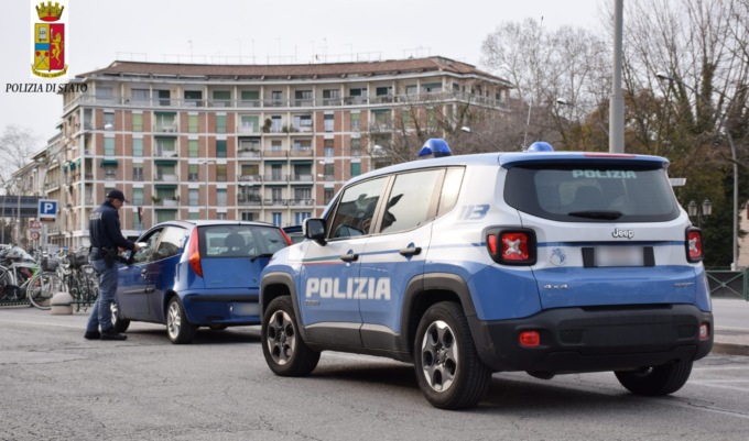 Il ladro non ha fatto i conti con la tecnologia: ruba le cuffie di ultima generazione e viene subito geolocalizzato
