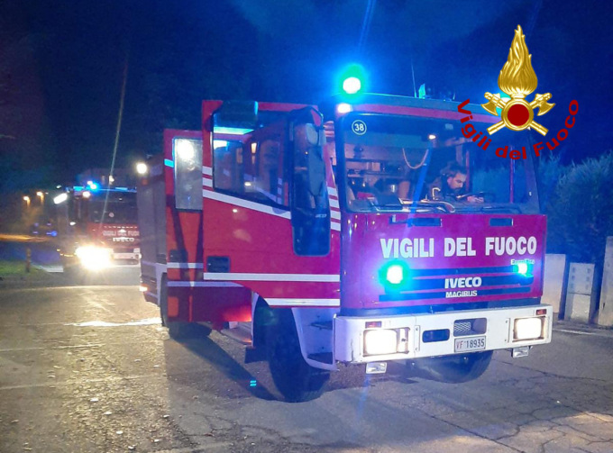 Auto bruciata nella notte a Montebelluna: indagano i Carabinieri