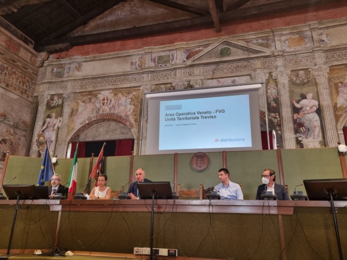 Gestione delle emergenze, incontro a Treviso: “Filo diretto tra Prefettura, sindaci ed E-Distribuzione”