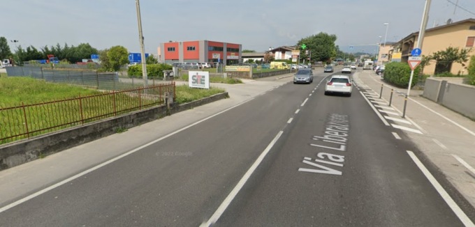Travolto dal camion in monopattino: 44enne di Miane in fin di vita
