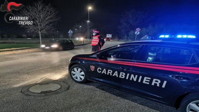 Nel bagagliaio mazza da baseball e martello: denunciato 21enne rumeno a Sarmede