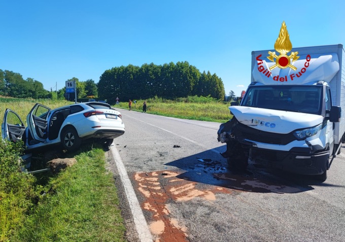Schianto tra auto e furgone a Resana: un ferito