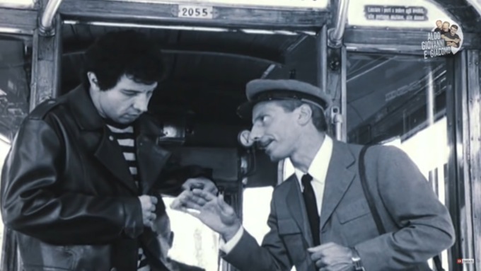 Ajeje Brazorf colpisce ancora: 31enne beccato sul bus senza biglietto paralizza la circolazione per 30 minuti