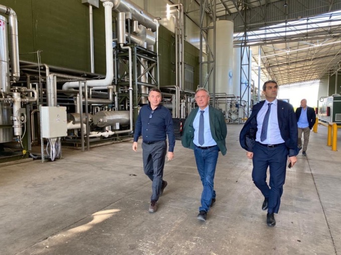 Il senatore Urso (FdI) nel Padovano: “Sovranità energetica è priorità per il Paese, basta con l’Italia dei no”