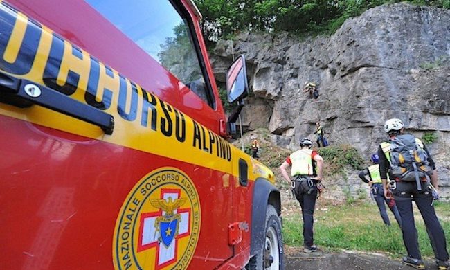 66enne trevigiano muore in montagna, il suo cane-eroe guida due escursionisti al corpo del padrone