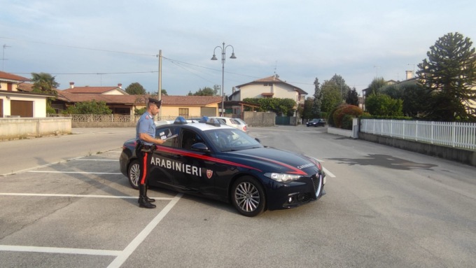 Spacciava nei parcheggi e a domicilio: arrestato pusher “Karim”