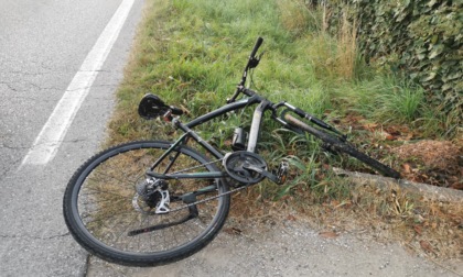 Operaio in bici travolto da un furgone bianco: il "pirata" fugge ma viene rintracciato e arrestato