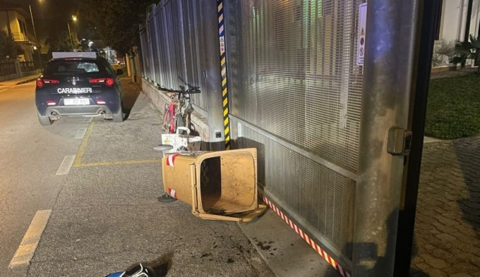 Spresiano, dà in escandescenza e “attacca” la stazione dei Carabinieri: bloccato