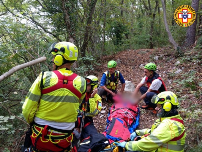 Monte Baldo, ruzzola per 20 metri durante l’escursione: grave 54enne