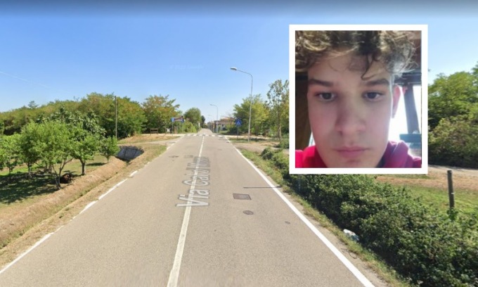 Tragico incidente a Montebelluna, la frenata disperata per evitare l’auto e la caduta: addio al 18enne Davide Bon