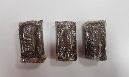 Il disturbatore dei bar di Montebelluna era in giro a spacciare hashish: arrestato, ma è di nuovo libero