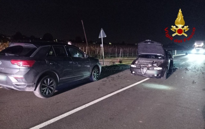 Schianto tra auto a Caerano: due feriti