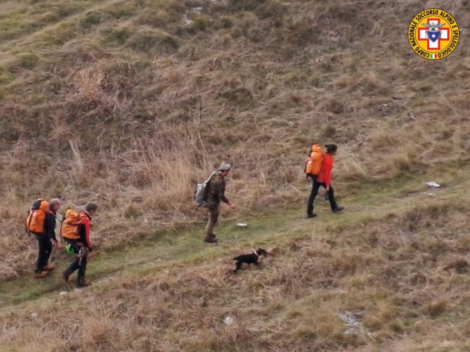 La cagnetta Birba era rimasta bloccata su una cengia: salvata dal Soccorso alpino