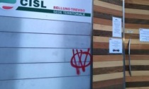 Blitz "no vax" nella notte a Treviso: imbrattata la sede della Cisl