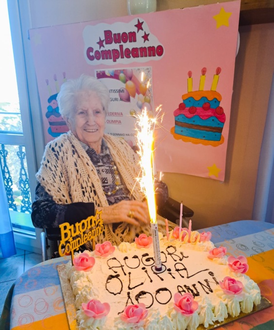 Cento candeline per la signora Olimpia: festa alla Casa di Soggiorno Prealpina di Cavaso del Tomba