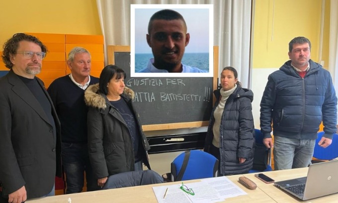 Mattia Battistetti morto sul lavoro, sit in a Treviso per la prima udienza del processo: “Vogliamo giustizia”