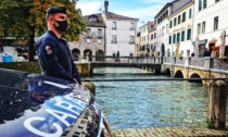 Nello strano involucro c'era l'eroina: arrestato pusher nigeriano sul Lungo Sile Mattei a Treviso