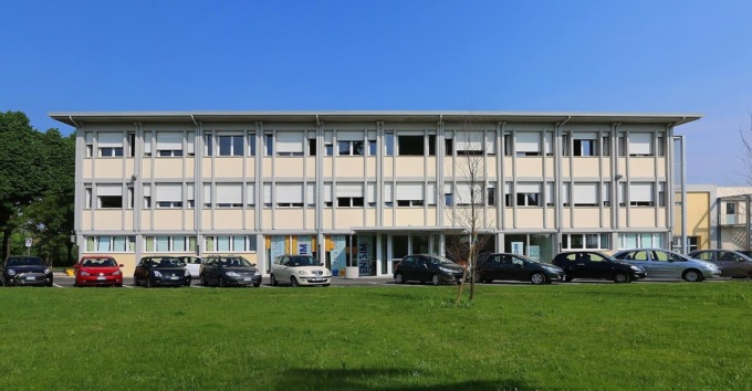 Treviso, violenza a scuola: 16enne accoltellato dal compagno dopo una lite alla macchinetta del caffè