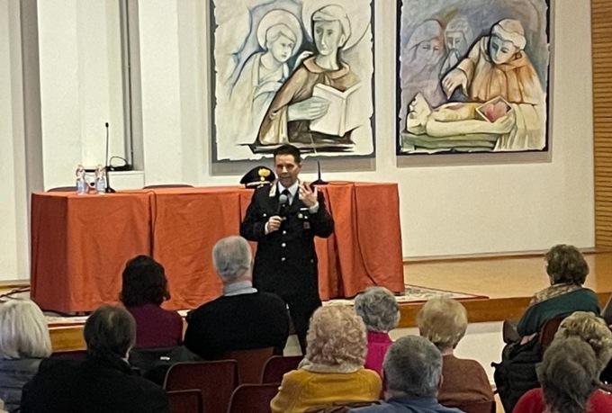 Truffe agli anziani, partecipato incontro al Centro “Bordignon” di Castelfranco con il Maggiore Zampolli