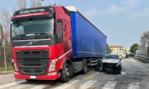 Imbocca la Treviso Mare contromano, il frontale con il camion è inevitabile: gravissimo un 74enne