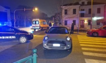Treviso, schianto all'incrocio tra due auto e un'ambulanza del Suem: ferito un 19enne