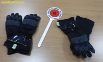 Il falso "made in Italy" sui guanti antincendio: in realtà erano fatti in Romania