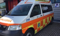 Investita da un autobus a Caerano San Marco, gambe fratturate sotto le ruote: mendicante in ospedale