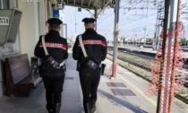 Castelfranco, tre giovanissimi lanciano sassi vicino ai binari della stazione