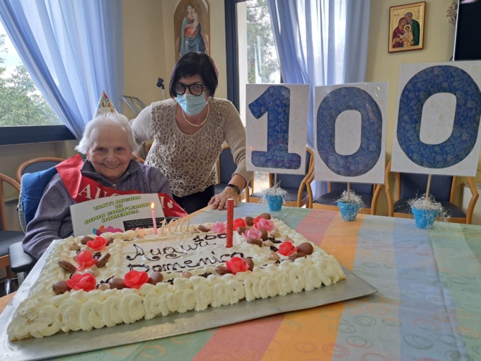 E sono cento per nonna Domenica! Festa alla “Casa di Soggiorno Prealpina” di Cavaso del Tomba