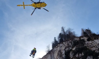 Scivola per 300 metri in un canale, miracolato escursionista 60enne di Mareno di Piave